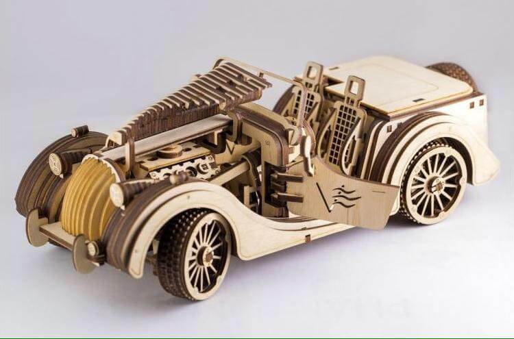Wooden mechanical model Roadster (2)